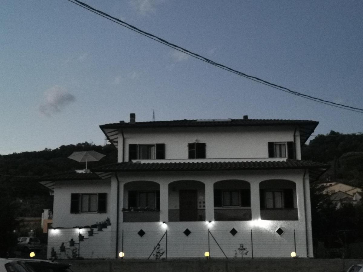 Villa Flora Affittacamere Luni Exterior photo